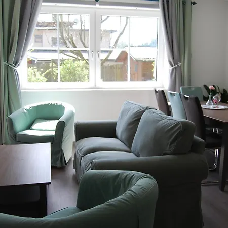 Apartment Premium-gartenwohnung, 4 Schlafzimmer & Pool In Woerthersee Naehe