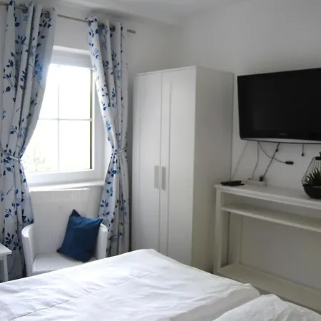 Premium-gartenwohnung, 4 Schlafzimmer & Pool In Woerthersee Naehe Apartment *