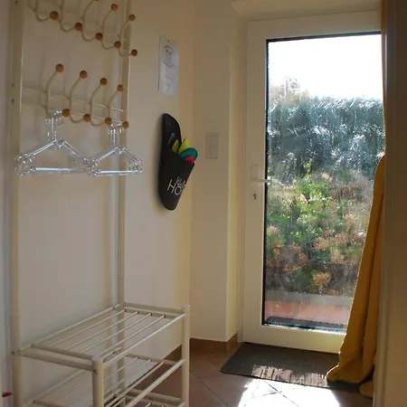 Apartment Premium-gartenwohnung, 4 Schlafzimmer & Pool In Woerthersee Naehe
