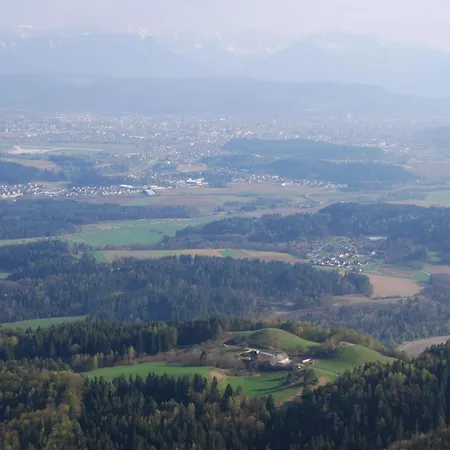 Premium-gartenwohnung, 4 Schlafzimmer & Pool In Woerthersee Naehe *
